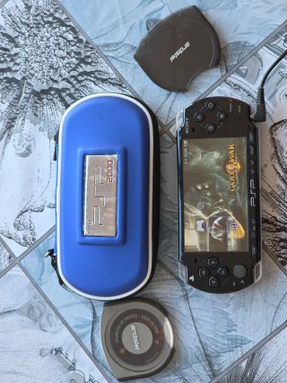 Sony PSP 2000 Nero + Giochi God of War