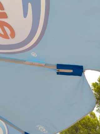 Sombrilla Nestlé Azul