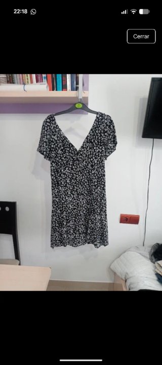 Vestido floral negro y blanco