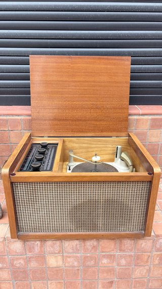 Radio Tocadiscos McCarthy Antiguo