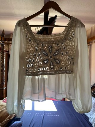 Camiseta con Mangas Transparentes y Crochet