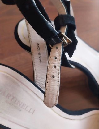 Sandalias Martinelli fiesta negras y beige