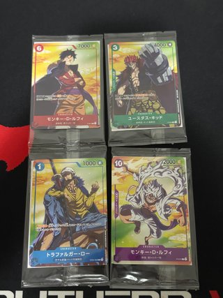 One Piece Card Game x 7-Eleven Set Completo 4 Card