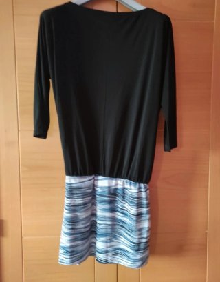 Vestido mini manga larga negro y multicolor