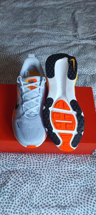 Nike Vomero 18 Hombre Talla 42