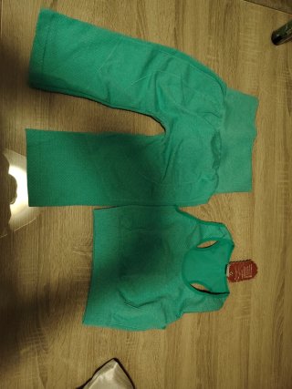 Conjunto deportivo turquesa