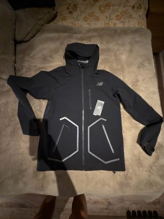 Chaqueta New Balance Negra