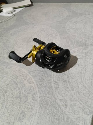 Carrete de Pesca para diestros tipo Casting