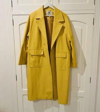 Abrigo amarillo de piel sintética Moutaki