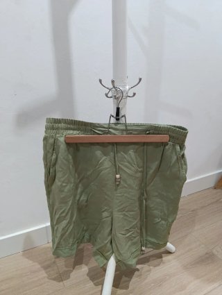 Bermuda de verano mujer verde