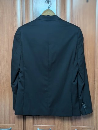 Traje de caballero marca Easy Wear azul marino.