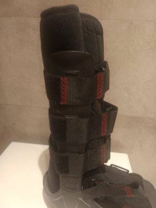 Bota ortopédica por debajo de la rodilla talla l