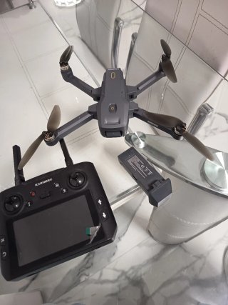 Dron Kardisrc Gris