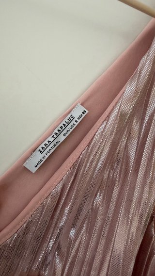 Top brillante rosa palo plisado