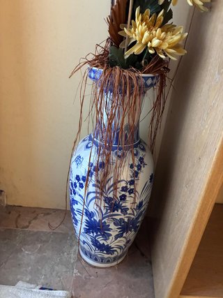 Jarrón de Porcelana Azul y Blanco