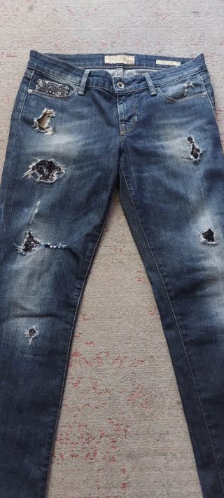 Vaqueros Guess Talla 27 mujer