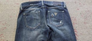 Vaqueros Guess Talla 27 mujer