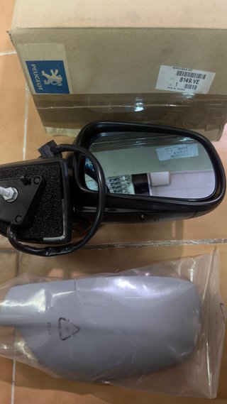 Retrovisor Derecho Peugeot 407