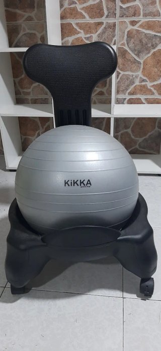 Silla Ergonómica Kikka con Bola Gris. Impecable.