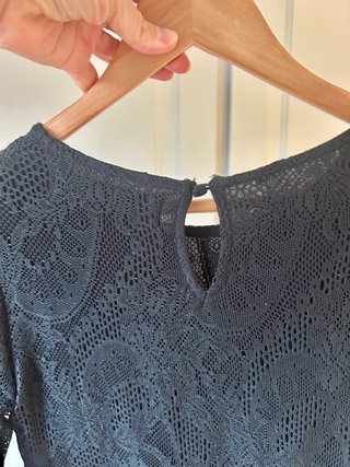 Vestido negro de encaje