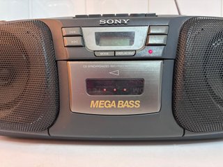 Radio CD Cassette Sony CFD-121 Mega Bass