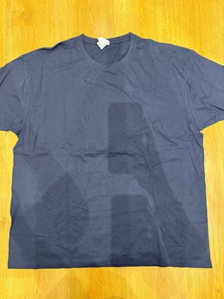 Camiseta azul básica