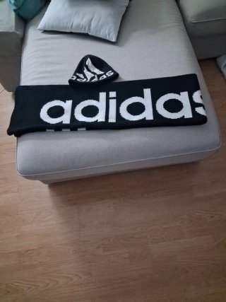Conjunto Adidas bufanda y gorro