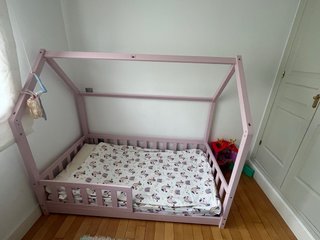 Cama infantil casita rosa
