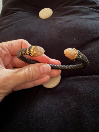 Pulsera Cuero Trenzado Piedra Dorada