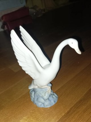 CISNE porcelana Lladró. POR ENVÍO