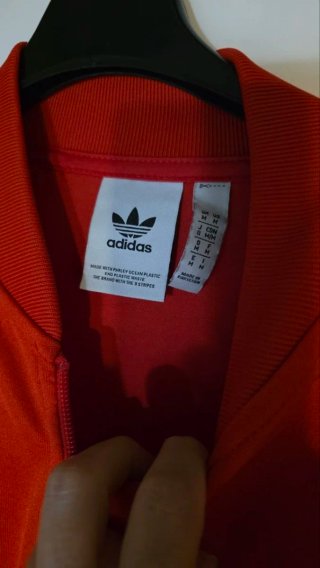 Chaqueta Adidas. TM hombre