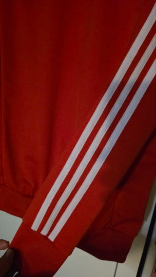 Chaqueta Adidas. TM hombre