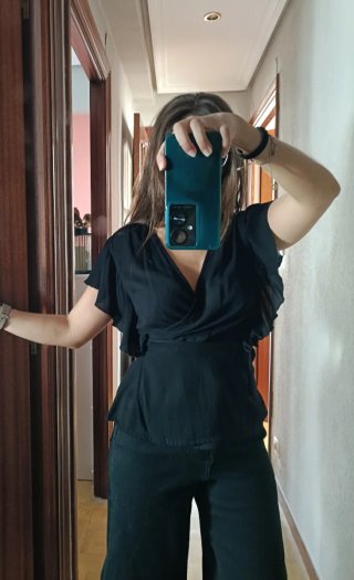 Blusa cruzada negra Oysho