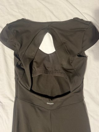 Mono deportivo Oysho verde oliva
