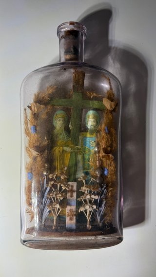 Icono religioso antiguo en botella – Hecho a mano