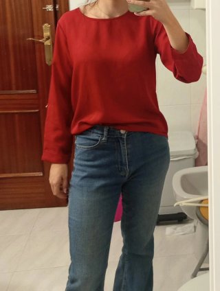 Blusa roja de manga larga