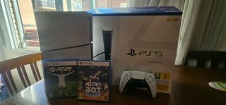 Consola Sony PS5 + 2 Juegos
