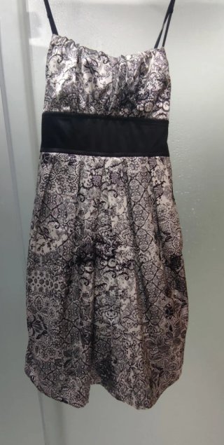 Vestido de fiesta negro y blanco