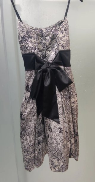 Vestido de fiesta negro y blanco