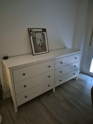 Cajonera blanca de madera