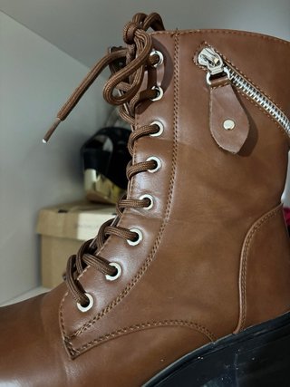 Botines marrones con cordones
