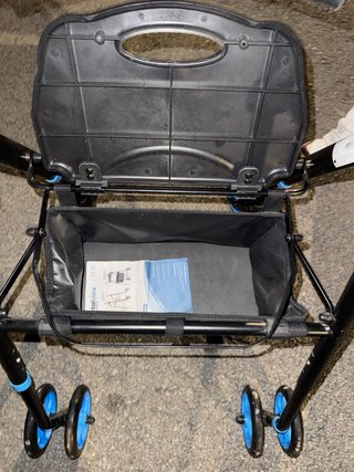 Andador para mayores con ruedas