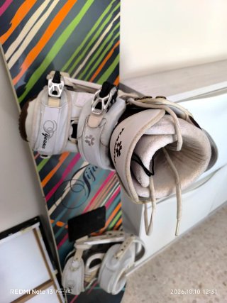 Tabla de Snow, fijaciones, botas, casco y funda