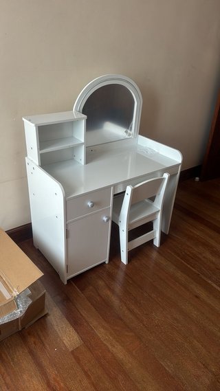 Tocador Infantil de Madera Blanco con Silla