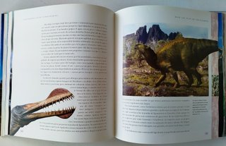 Caminando Entre Dinosaurios. Una Historia Natural.