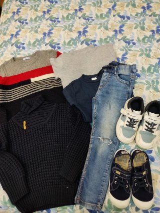 Lote Ropa Niño Invierno T-4/5 Años con zapatillas
