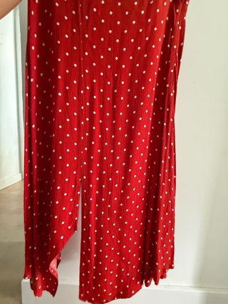 Falda Asimétrica Roja con Lunares
