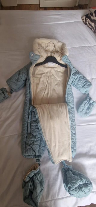 Buzo bebé Mayoral acolchado con manoplas