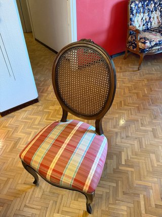 Silla de comedor de madera y ratán