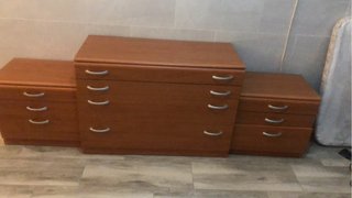 Mesita de noche de madera
